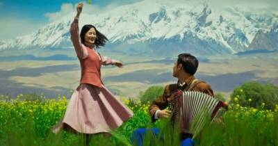 "Ла-Ла Ленд" из Поднебесной: в Китае сняли пропагандистский мюзикл про "счастливых уйгуров" - focus.ua - Китай