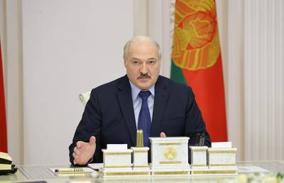 Александр Лукашенко - Лукашенко – о Польше: В июне они нам пели песни, приятные для слуха, и в то же время через спецслужбы вели двойную игру - ont.by - Минск - Варшава