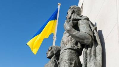 Ренат Кузьмин - В Раде заявили о желании Запада «ограбить» украинский народ - 5-tv.ru - Киев