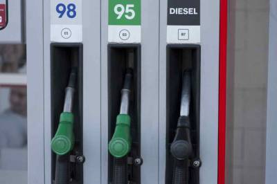В ФАС объяснили рост цен на бензин в России - live24.ru - Москва