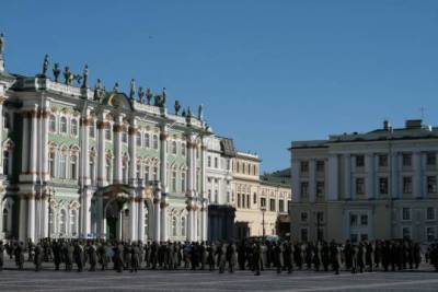 Михаил Пиотровский - Эрмитаж отверг обвинения в демонстрации подделок на выставке Фаберже - versia.ru