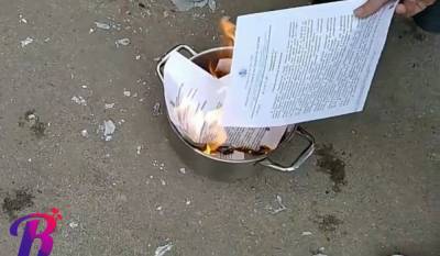 Жители Печатников сожгли отписки от Департамента градостроительства Москвы - readovka.news - Москва - Строительство