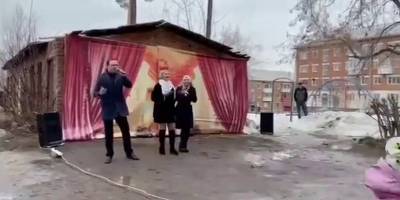 Юрий Шатунов - Дмитрий Ионин - Депутат Госдумы РФ Дмитрий Ионин спел Юру Шатунова на праздновании 50-летия дома и насмешил сеть - видео - ТЕЛЕГРАФ - telegraf.com.ua - Россия - Сочи - Свердловская обл.
