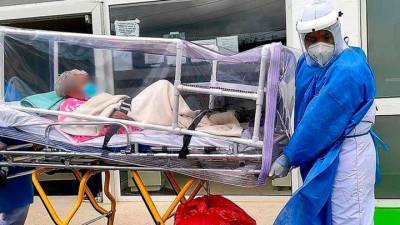 Дважды переболевшую ковидом 104-летнюю пенсионерку выписали из больницы - vesti.ru - Колумбия