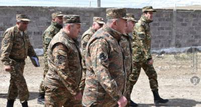 Артак Давтян - Глава Генштаба ВС Армении посетил боевые позиции на восточном участке границы - ru.armeniasputnik.am - Армения