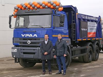 Новый дорожный «Урал» впервые отправился к потребителю - u24.ru - Екатеринбург