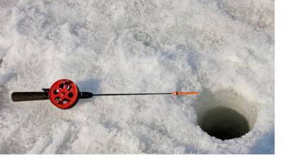 На льду Ладожского острова нашли замерзшее тело рыбака - piter.tv - Ленинградская обл. - Шлиссельбург