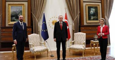 Реджеп Эрдоган - Мевлюта Чавушоглу - Шарль Мишель - Президенту Еврокомиссии не дали стул на встрече с Эрдоганом (ВИДЕО) - dsnews.ua - Турция - Анкара - Ляйен