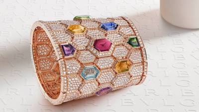 4 тысячи бриллиантов и крупные драгоценные камни: Bvlgari представили часы, вдохновленные Клеопатрой - skuke.net - Египет