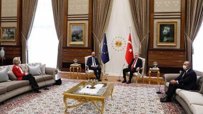 Тайип Эрдоган - Мевлюта Чавушоглу - Шарль Мишель - Главе Еврокомиссии не хватило стула на встрече с Эрдоганом - iz.ru - Турция - Washington - Анкара - Ляйен
