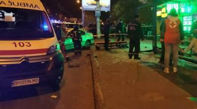 Одессит влетел в остановку с людьми, дети среди пострадавших: кадры и детали аварии - odessa.politeka.net - Одесса - Одесская обл.