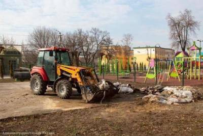 За сутки с улиц Рязани вывезли 79 кубометров смета и 160 кубометров наносов - rzn.mk.ru - Рязань