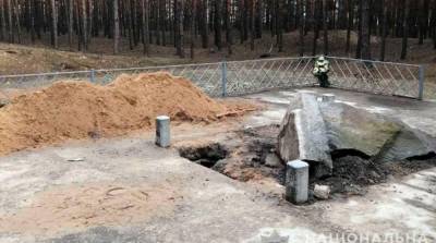 Александр Ткаченко - Болгария отреагировала на повреждение памятника в Полтавской области - ru.slovoidilo.ua - Болгария - Полтавская обл.