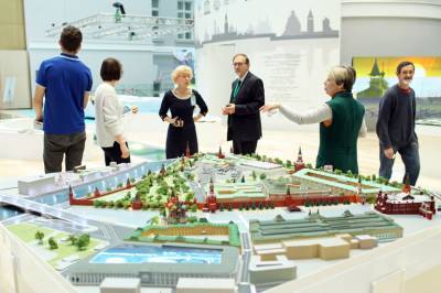 Гиды и экскурсоводы в России будут сдавать госэкзамены - neva.today - Санкт-Петербург