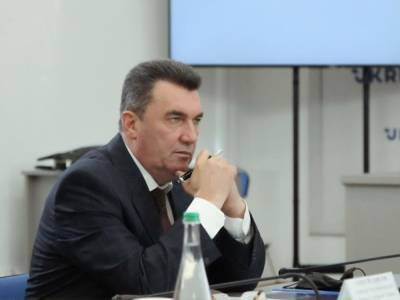 Виктор Медведчук - Алексей Данилов - Тарас Козак - Данилов: У нас захватили Крым, война, а бизнес кума Путина в Украине внезапно идет вверх. Это нонсенс, недопустимые вещи - gordonua.com - Россия - Украина - Крым - Луганская обл. - Донецкая обл.