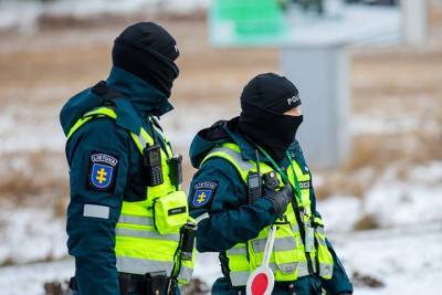 Агне Билотайте - Полицейские Литвы провели акцию протеста после отказа в приоритетной вакцинации - vm.ru - Литва - Вильнюс