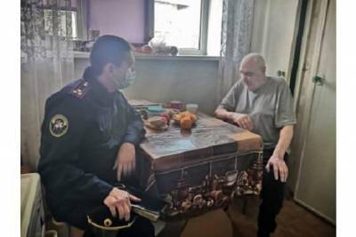 Красноярские полицейские задержали подозреваемого в нападении на ветерана Великой отечественной войны - versia.ru - Красноярский край - респ. Хакасия