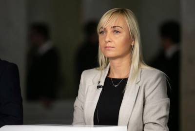 Александра Устинова - Уехала в США: почему "борец с коррупцией" от "Голоса" не голосовала за антикоррупционные законы - kp.ua