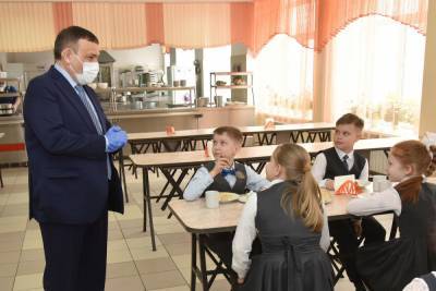 Владимир Путин - Александр Евстифеев - Глава Марий Эл проверил качество школьного питания - mk.ru - респ. Марий Эл