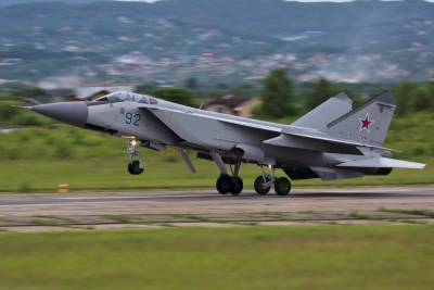 МиГ-31 ВВС РФ развернул над Баренцевым морем приблизившийся к российской границе самолёт Норвегии - actualnews.org - Норвегия