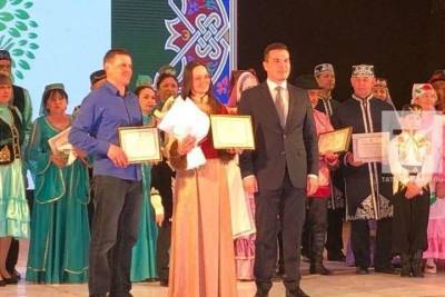 Семья с древом предков с ХIII века победила на Фестивале - kazan.mk.ru