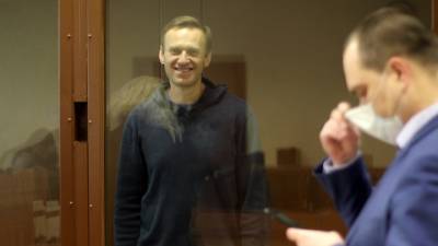 Алексей Навальный - Навальный рассказал о тонкостях тюремной голодовки и пытке курицей - vesti.ru