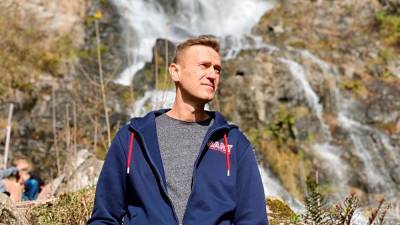 Алексей Навальный - Навальный пожаловался, что в колонии ему подкладывают конфеты - sharij.net
