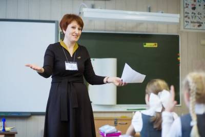 Минобр Забайкалья: Зарплату учителям выплатят не 7 апреля, а до 15-го - chita.ru - Забайкальский край - Чита