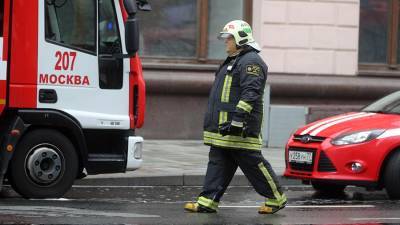 Два человека погибли при пожаре на северо-востоке Москвы - iz.ru - Москва