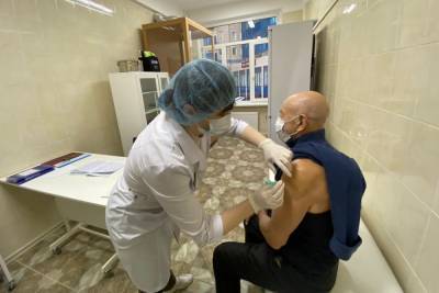 Олег Эргашев - В Петербурге откроют семь дополнительных пунктов вакцинации от COVID-19 - abnews.ru - Петербурга