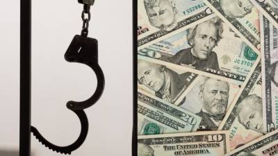 Житель Саратова заплатит 3 млн рублей за попытку дать взятку сотруднику ФСБ - nation-news.ru - Саратовская обл. - Саратова