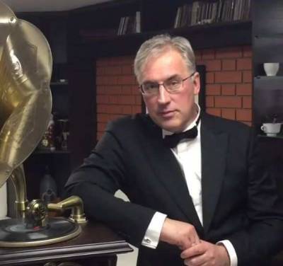 Андрей Норкин - «Просто убила всех»: Андрея Норкина поразило количество просмотров клипа Манижи на песню Russian Woman - actualnews.org