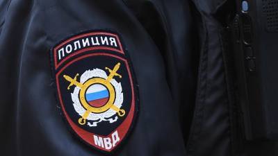 В ХМАО пьяный водитель более километра вёз на капоте полицейского - russian.rt.com - Югра