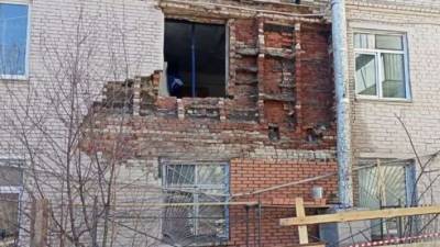 В общежитии Челябинска с рухнувшей стеной хотят поднять коммуналку в семь раз - polit.info - Челябинск