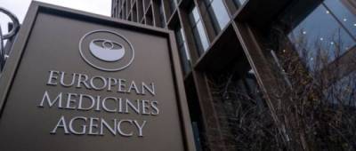 «Крошечные пятна крови». Как тромбоз признали побочным эффектом AstraZeneca и что это значит для Украины - w-n.com.ua
