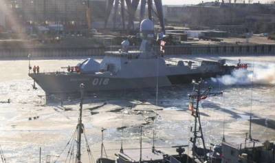 РФ перебрасывает десантные корабли в Черное море якобы на учения - lenta.ua - Россия - Махачкала