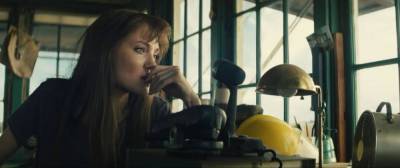 Анджелина Джоли - Николас Холт - Анджелина Джоли в трейлере фильма "Те, кто желает мне смерти" - skuke.net - штат Монтана