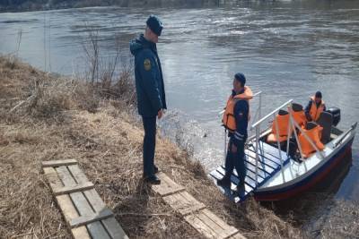 Рядом с подтопленными деревнями Суворовского района дежурит фельдшер - tula.mk.ru - Тульская обл. - Кимовск - район Суворовский