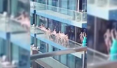 Организатором фотосессии с голыми девушками в Дубае оказался украинский бизнесмен - newizv.ru - Киев - Париж - Мальдивы