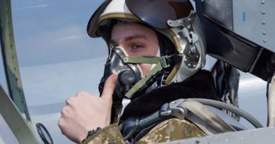 Приближаясь к мировым стандартам: летные часы украинских пилотов растут (видео) - focus.ua - Украина - Харьков