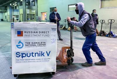 Россия попросила нарушившую контракт Словакию вернуть "Спутник V" - tvc.ru - Словакия