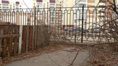 Жители домов на Ворошилова оказались в окружении чужих заборов - penzainform.ru