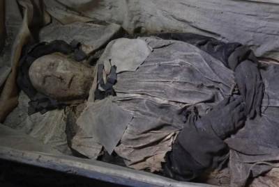 Ученые выяснили, почему епископа XVII века положили в гроб с зародышем - kp.ua - Швеция