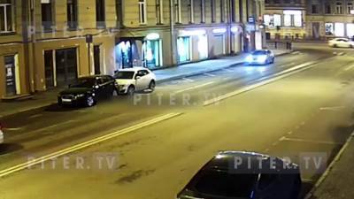 Владелец трехколесной "Инфинити" раскрыл подробности аварии в центре Петербурга - piter.tv - Санкт-Петербург
