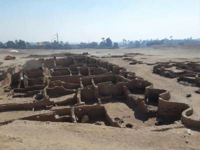 Джонс Хопкинс - В Египте археологи раскопали Золотой город, которому более 3 тыс. лет. Открытие сравнили с находкой гробницы Тутанхамона - gordonua.com - Египет - Находка