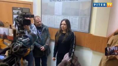 Павел Чиков - Алла Ильина - Женщина, сбежавшая из Боткинской больницы с подозрением на COVID-19, подала жалобу в ЕСПЧ - piter.tv