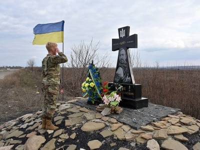 Стюарт Бриттани - Американские военные побывали в зоне боевых действий в Донбассе - rosbalt.ru