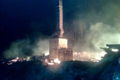 В Починковском районе всю ночь боролись с огнем, охватившем жилой дом - mk-smolensk.ru