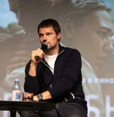 Данила Козловский - «На стройке, в такси, грузчиком»: Младший брат Данилы Козловского едва сводит концы с концами - actualnews.org - Москва