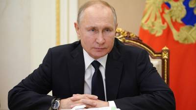 Владимир Путин - Дмитрий Песков - В Кремле уточнили сроки обнародования данных о доходах Путина - iz.ru